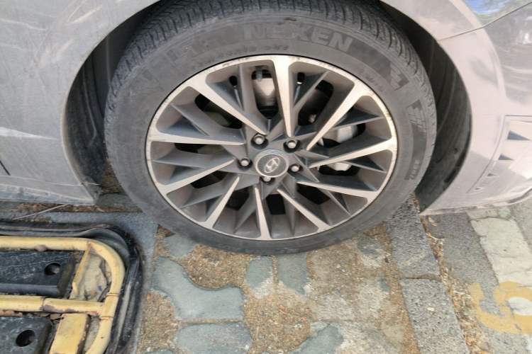 Used Hyundai Sonata 2020 380TGDi Automatic GLS Luxury Edition Right Front Wheel Hub