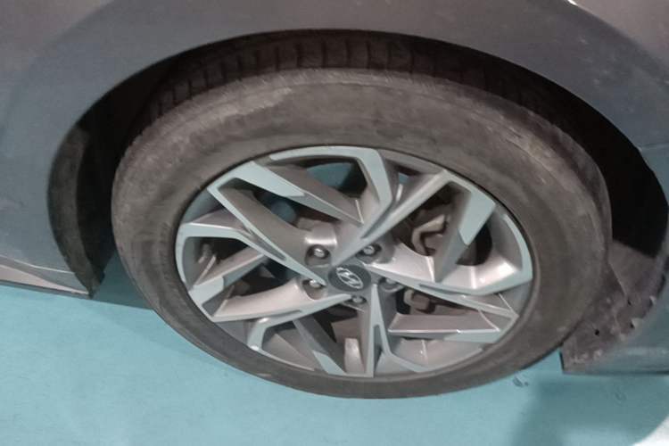 Used Hyundai Sonata 2020 270TGDi DCT GL Advanced Edition Right Front Wheel Hub