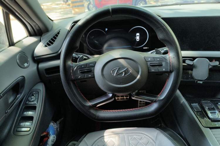 Used Hyundai Sonata 2020 380TGDi Automatic GLS Luxury Edition Steering Wheel