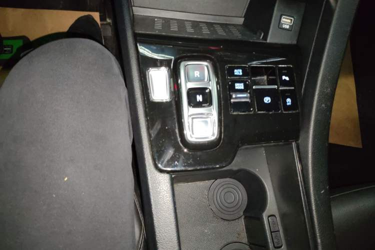 Used Hyundai Sonata 2020 270TGDi DCT GLS Elite Edition Gear Lever