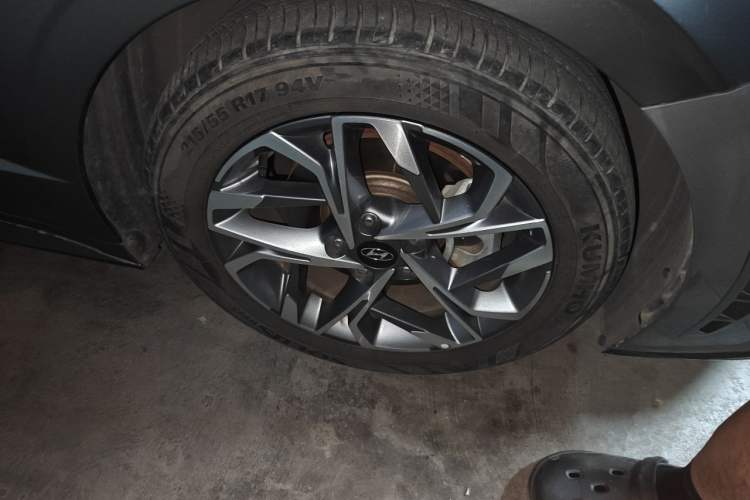 Used Hyundai Sonata 2020 270TGDi DCT GLS Elite Edition Right Front Wheel Hub