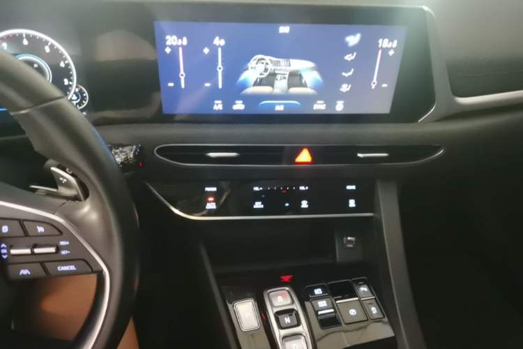 Used Hyundai Sonata 2020 270TGDi DCT GLS Elite Edition Audio And AC Panel