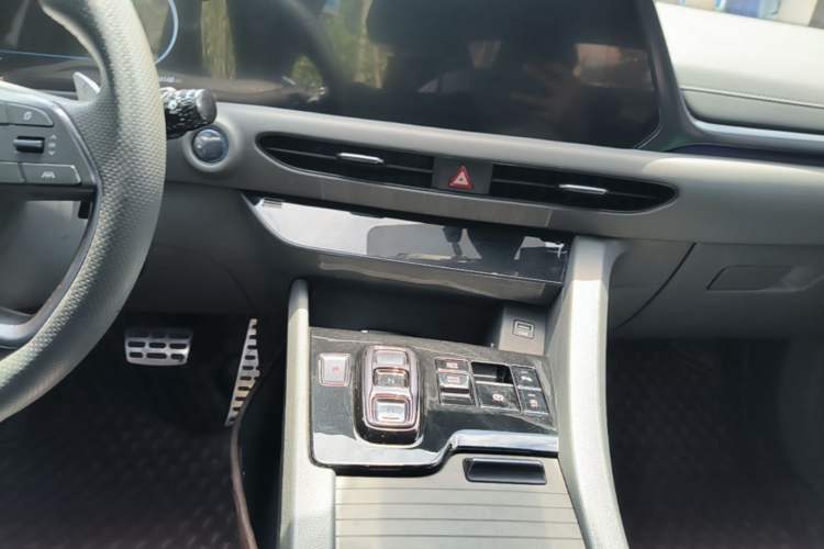 Used Hyundai Sonata 2020 380TGDi Automatic GS Smart Edition Audio And AC Panel