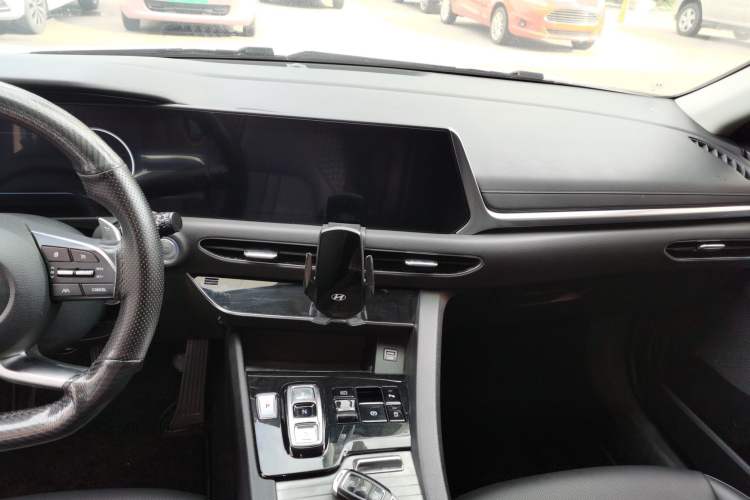 Used Hyundai Sonata 2020 270TGDi DCT GLS Elite Edition Audio And AC Panel