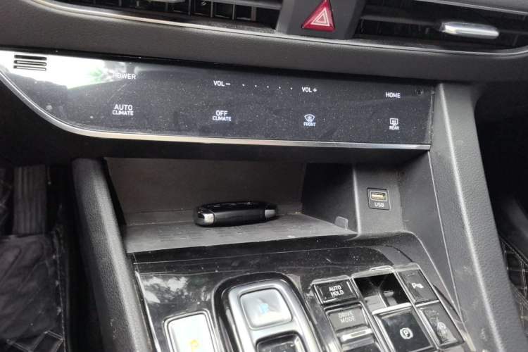 Used Hyundai Sonata 2020 270TGDi DCT GLS Elite Edition Audio And AC Panel