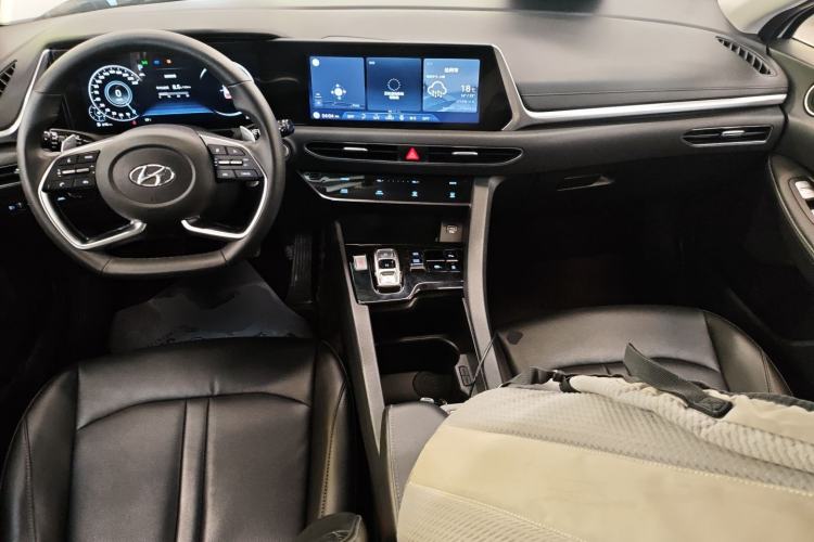 Used Hyundai Sonata 2020 270TGDi DCT GLS Elite Edition Center Console