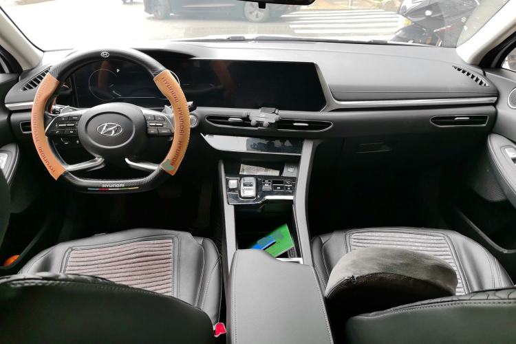 Used Hyundai Sonata 2020 270TGDi DCT GLS Elite Edition Center Console