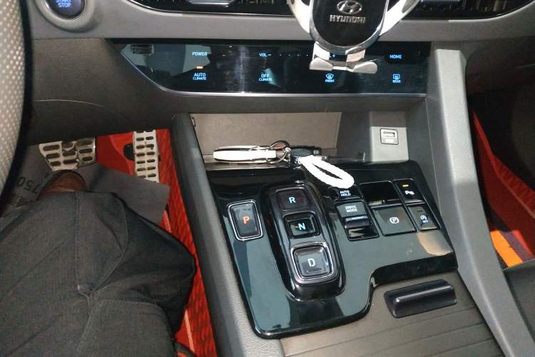Used Hyundai Sonata 2020 380TGDi Automatic GLS Luxury Edition Gear Lever