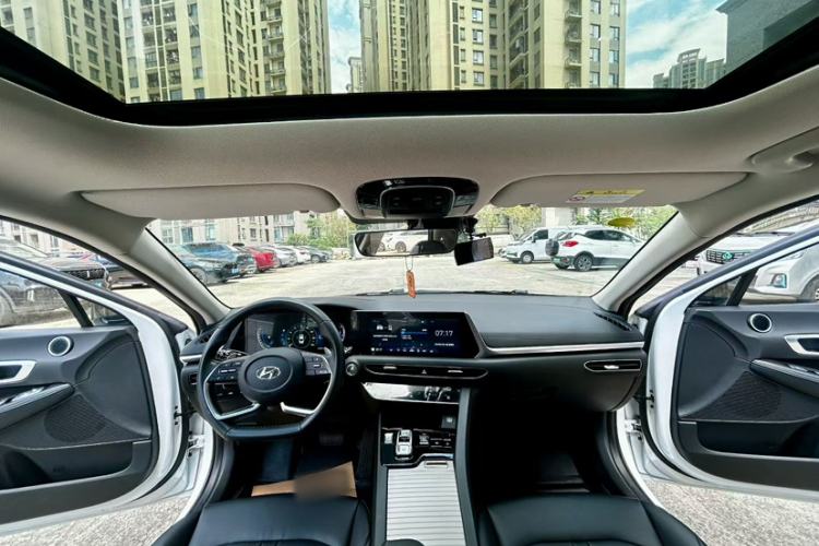 Used Hyundai Sonata 2020 270TGDi DCT GL Advanced Edition Interior 3