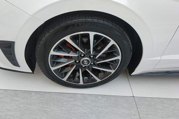 Used Hyundai Sonata 2020 380TGDi Automatic GLS Luxury Edition Left Front Wheel Hub