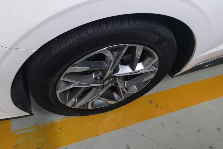 Used Hyundai Sonata 2020 270TGDi DCT GLS Elite Edition Left Front Wheel Hub
