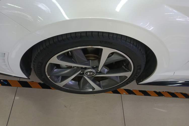 Used Hyundai Sonata 2020 380TGDi Automatic TOP Flagship Edition Left Front Wheel Hub