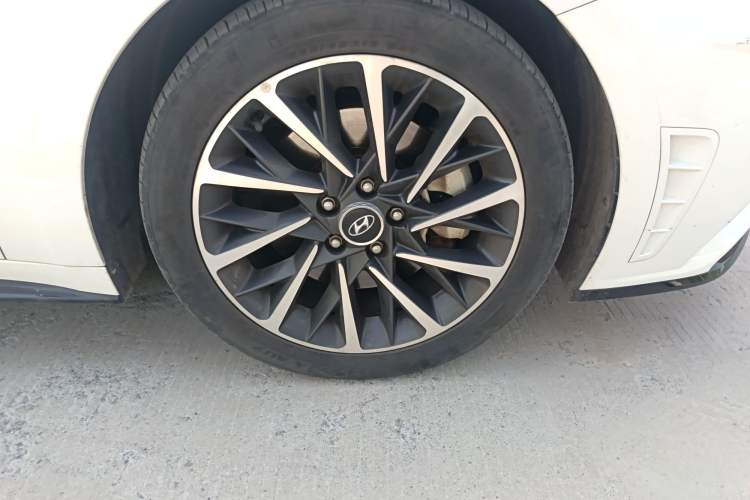 Used Hyundai Sonata 2020 380TGDi Automatic GS Smart Edition Right Front Wheel Hub