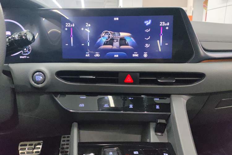 Used Hyundai Sonata 2022 380TGDi Automatic 20th Anniversary Edition Audio And AC Panel