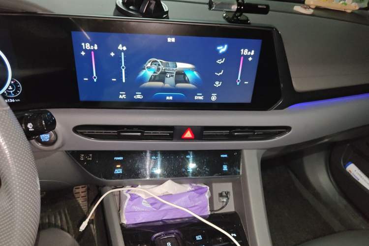 Used Hyundai Sonata 2022 380TGDi Automatic 20th Anniversary Edition Audio And AC Panel