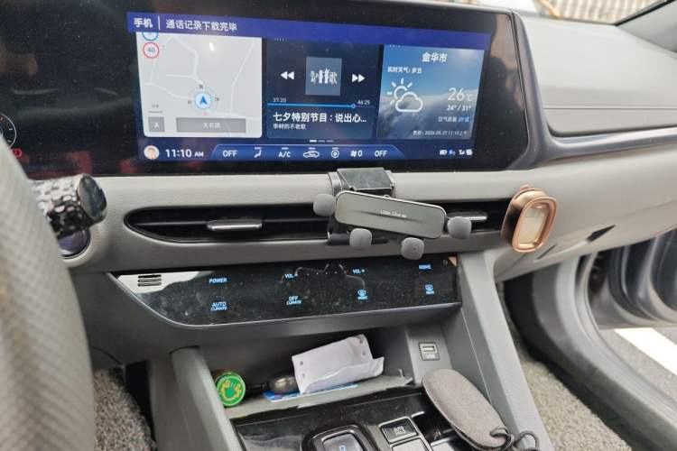 Used Hyundai Sonata 2022 380TGDi Automatic 20th Anniversary Edition Audio And AC Panel