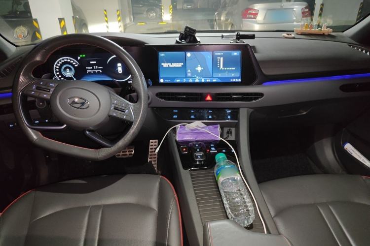 Used Hyundai Sonata 2022 380TGDi Automatic 20th Anniversary Edition Center Console