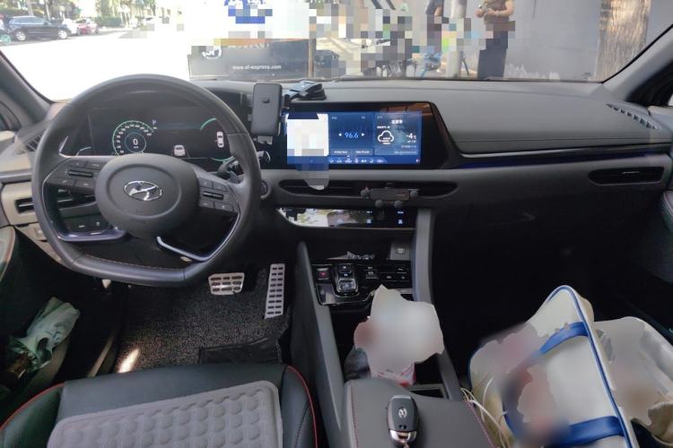 Used Hyundai Sonata 2022 380TGDi Automatic 20th Anniversary Edition Center Console