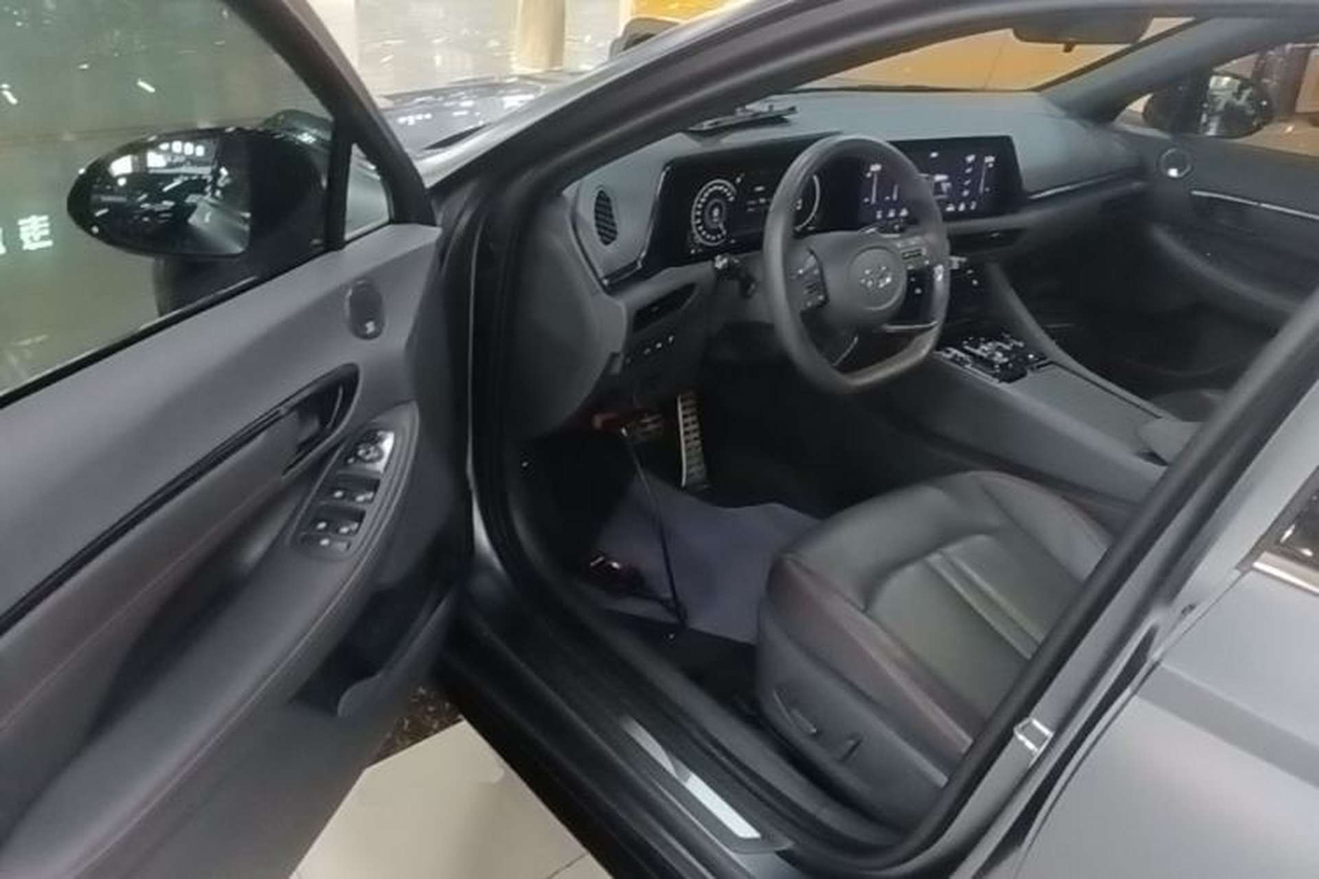 Used Hyundai Sonata 2022 380TGDi Automatic 20th Anniversary Edition Driver Seat