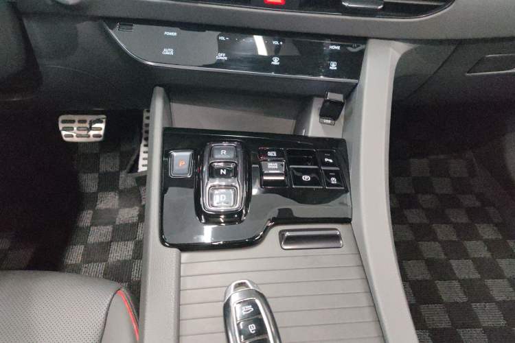 Used Hyundai Sonata 2022 380TGDi Automatic 20th Anniversary Edition Gear Lever