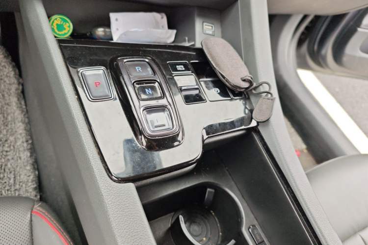 Used Hyundai Sonata 2022 380TGDi Automatic 20th Anniversary Edition Gear Lever
