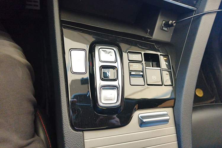Used Hyundai Sonata 2022 270TGDi DCT 20th Anniversary Edition Gear Lever