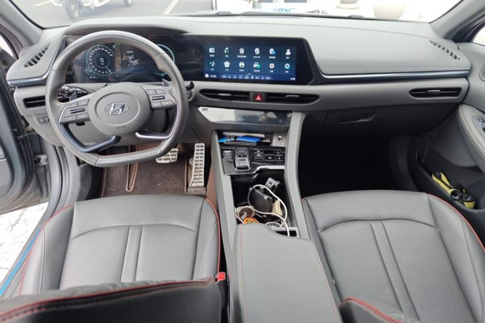 Used Hyundai Sonata 2022 380TGDi Automatic 20th Anniversary Edition Interior 2