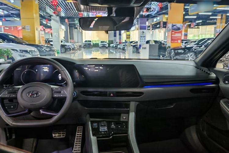 Used Hyundai Sonata 2022 380TGDi Automatic 20th Anniversary Edition Interior 2