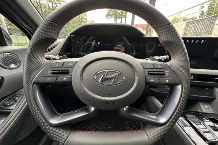 Used Hyundai Sonata 2022 380TGDi Automatic 20th Anniversary Edition Interior 2