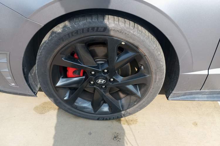 Used Hyundai Sonata 2022 380TGDi Automatic 20th Anniversary Edition Left Front Wheel Hub