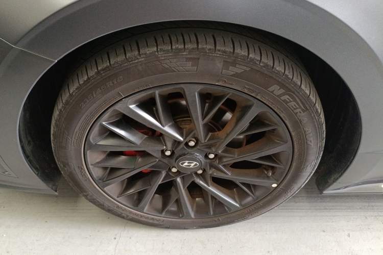 Used Hyundai Sonata 2022 270TGDi DCT 20th Anniversary Edition Left Front Wheel Hub