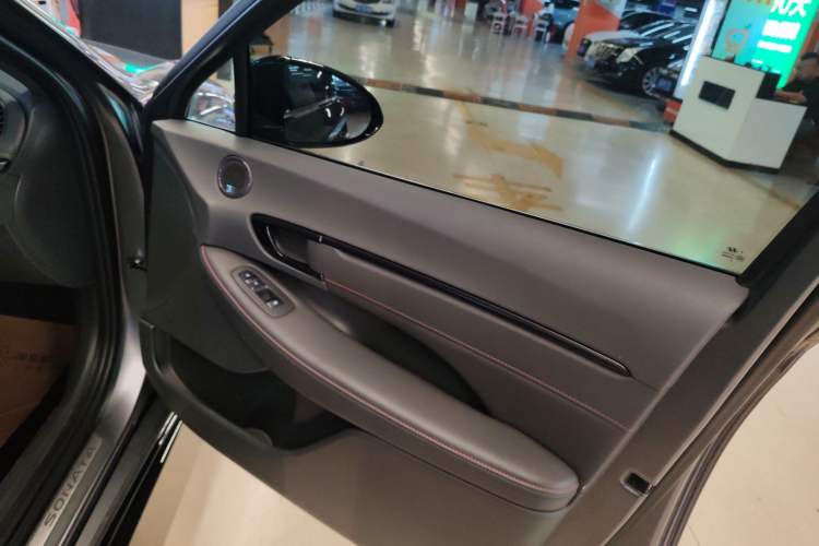 Used Hyundai Sonata 2022 380TGDi Automatic 20th Anniversary Edition Right Front Door Interior
