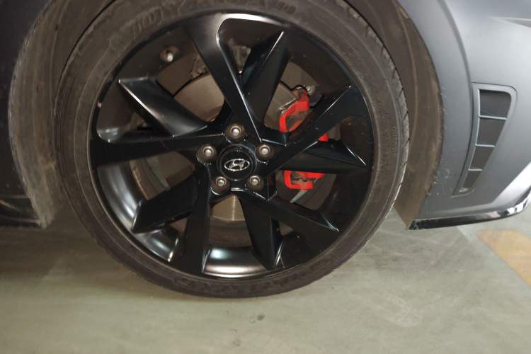 Used Hyundai Sonata 2022 380TGDi Automatic 20th Anniversary Edition Right Front Wheel Hub