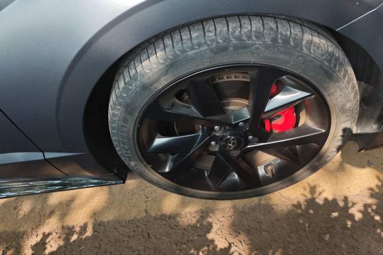 Used Hyundai Sonata 2022 380TGDi Automatic 20th Anniversary Edition Right Front Wheel Hub