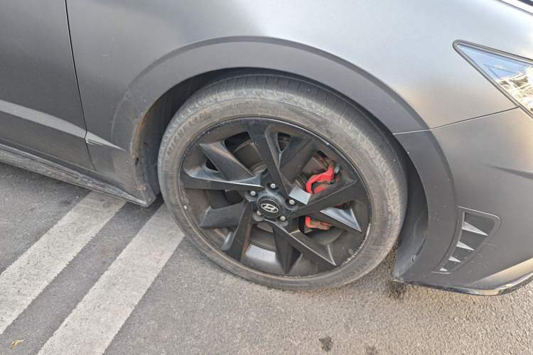 Used Hyundai Sonata 2022 380TGDi Automatic 20th Anniversary Edition Right Front Wheel Hub