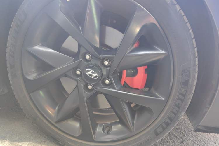 Used Hyundai Sonata 2022 380TGDi Automatic 20th Anniversary Edition Right Front Wheel Hub