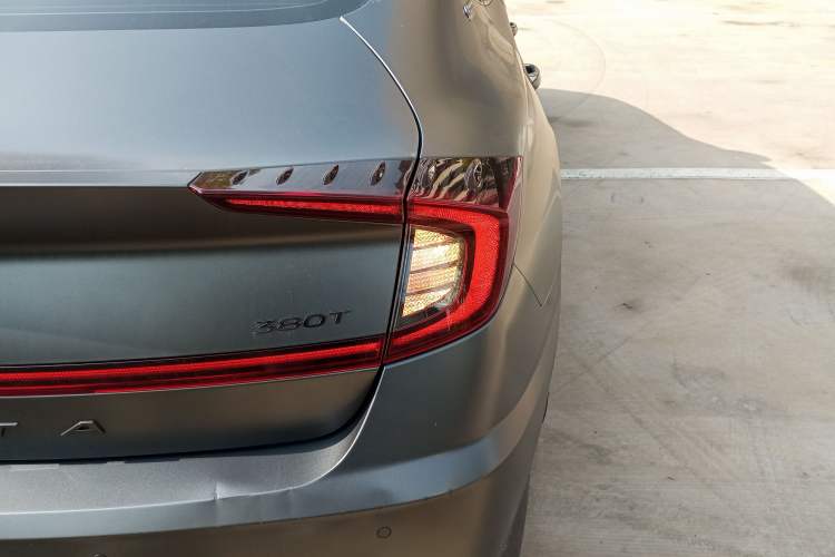 Used Hyundai Sonata 2022 380TGDi Automatic 20th Anniversary Edition Right Rear Taillight