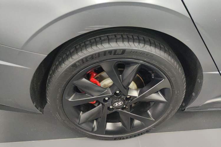 Used Hyundai Sonata 2022 380TGDi Automatic 20th Anniversary Edition Right Rear Wheel Hub