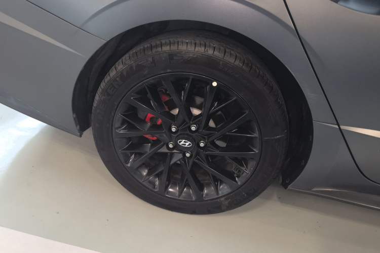Used Hyundai Sonata 2022 270TGDi DCT 20th Anniversary Edition Right Rear Wheel Hub