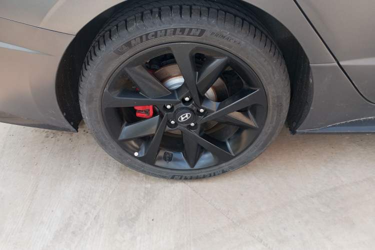 Used Hyundai Sonata 2022 380TGDi Automatic 20th Anniversary Edition Right Rear Wheel Hub