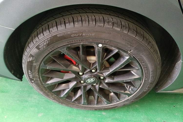 Used Hyundai Sonata 2022 270TGDi DCT 20th Anniversary Edition Right Rear Wheel Hub