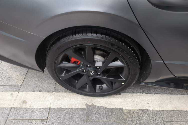 Used Hyundai Sonata 2022 380TGDi Automatic 20th Anniversary Edition Right Rear Wheel Hub