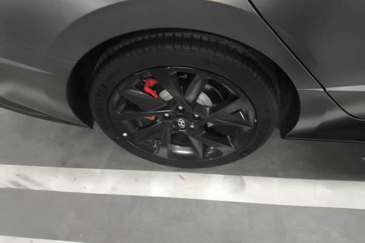 Used Hyundai Sonata 2022 380TGDi Automatic 20th Anniversary Edition Right Rear Wheel Hub