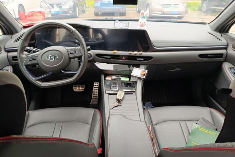 Used Hyundai Sonata 2022 380TGDi Automatic 20th Anniversary Edition Center Console