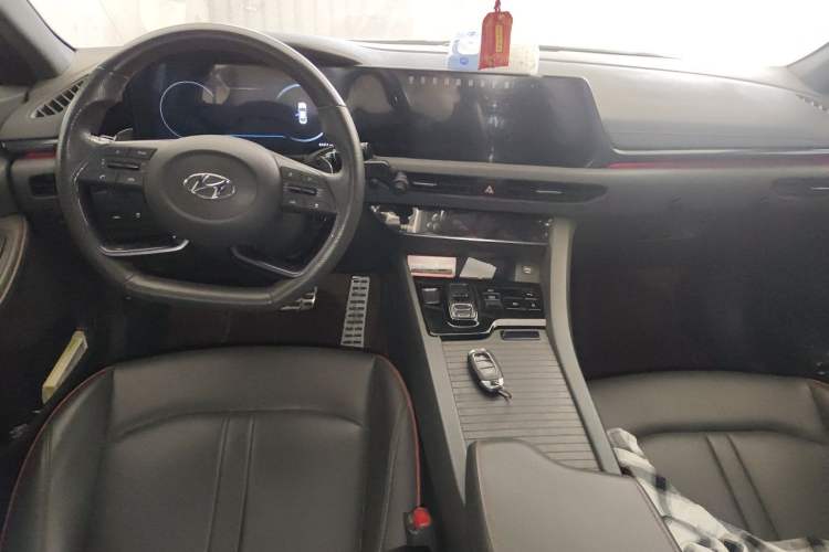 Used Hyundai Sonata 2022 380TGDi Automatic 20th Anniversary Edition Center Console