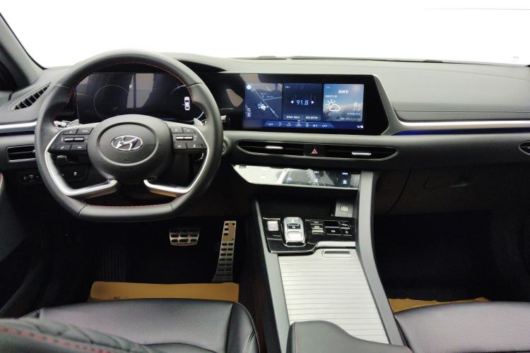 Used Hyundai Sonata 2022 270TGDi DCT 20th Anniversary Edition Center Console