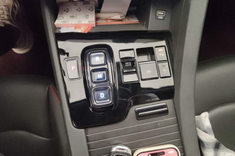 Used Hyundai Sonata 2022 380TGDi Automatic 20th Anniversary Edition Gear Lever