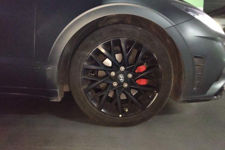 Used Hyundai Sonata 2022 270TGDi DCT 20th Anniversary Edition Right Front Wheel Hub