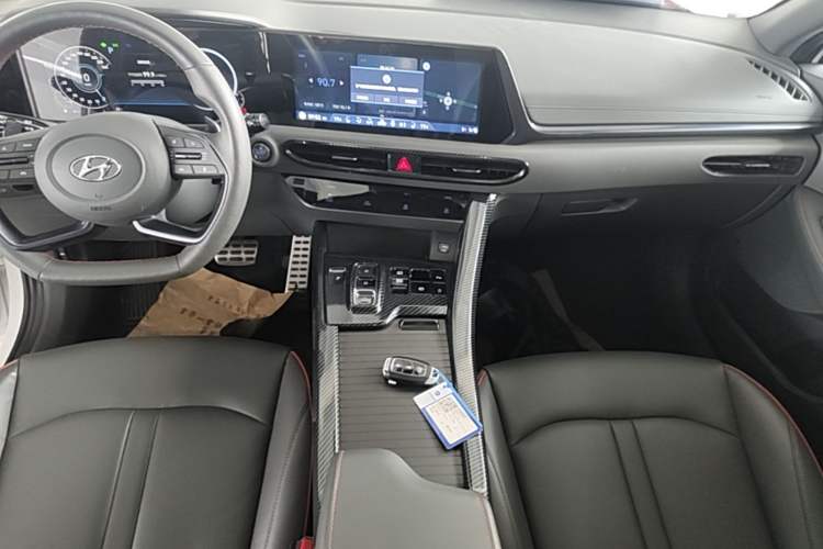 Used Hyundai Sonata 2022 380TGDi Automatic 20th Anniversary Edition Audio And AC Panel