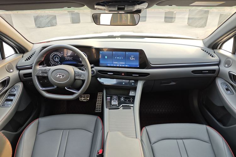 Used Hyundai Sonata 2022 380TGDi Automatic 20th Anniversary Edition Interior 1